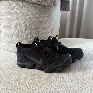 Women’s nike vapor max size 7
